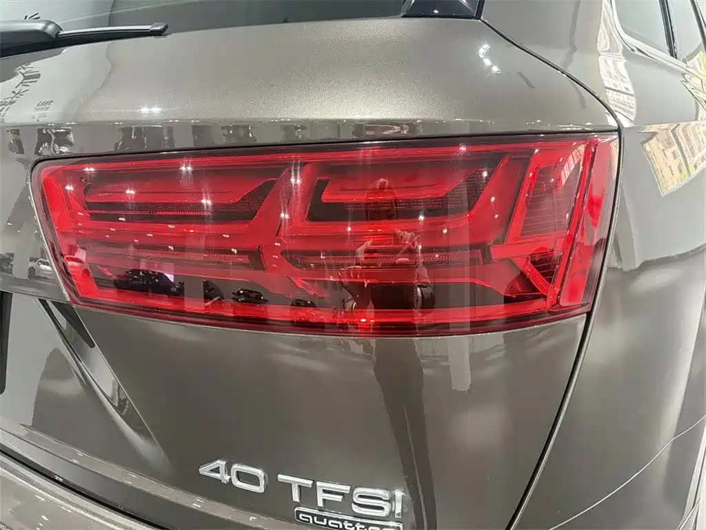 Audi Q7 — миниатюра 13