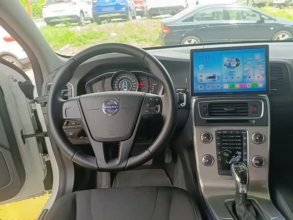 Volvo S60 — миниатюра 10
