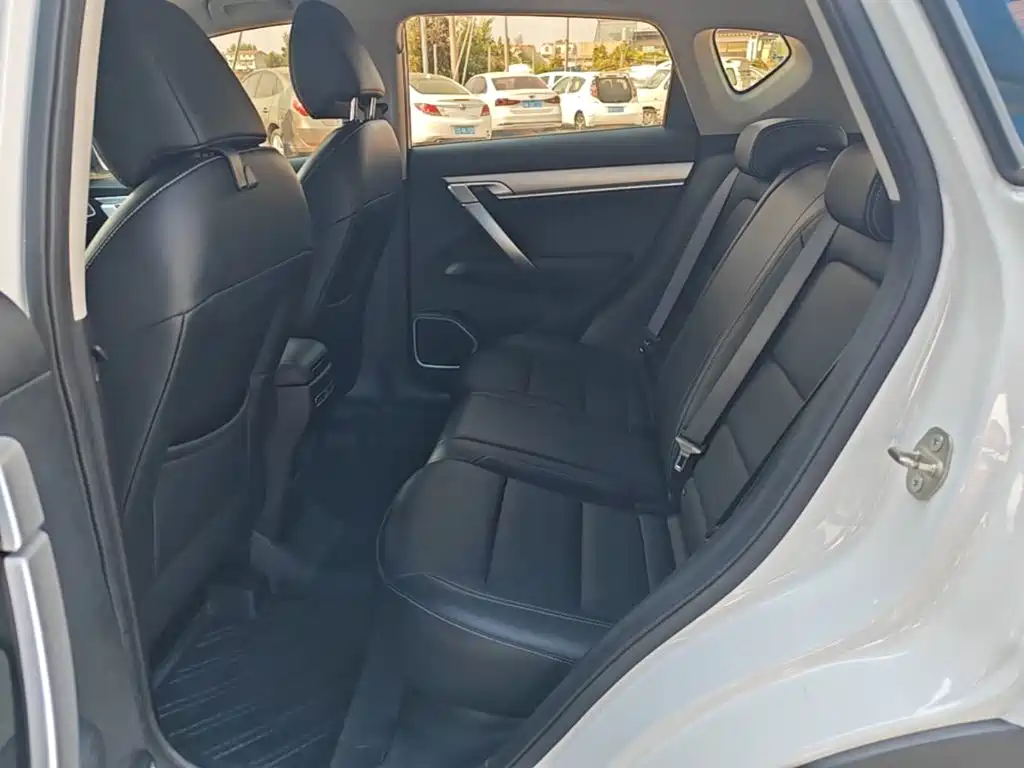 Geely Binyue — миниатюра 13