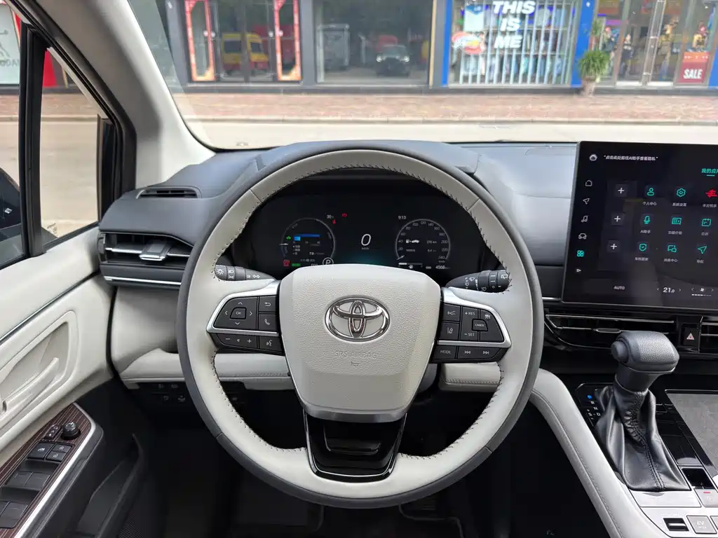 Toyota Sienna — миниатюра 8