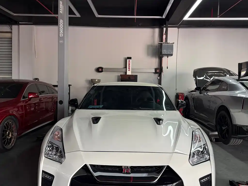 Купить Nissan GT-R