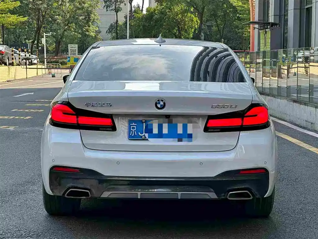 BMW 5 Series — миниатюра 5