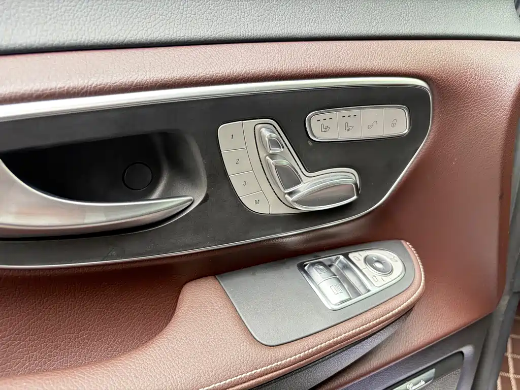 Mercedes-Benz V-Class — миниатюра 7