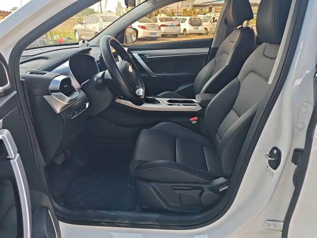 Geely Binyue — миниатюра 11