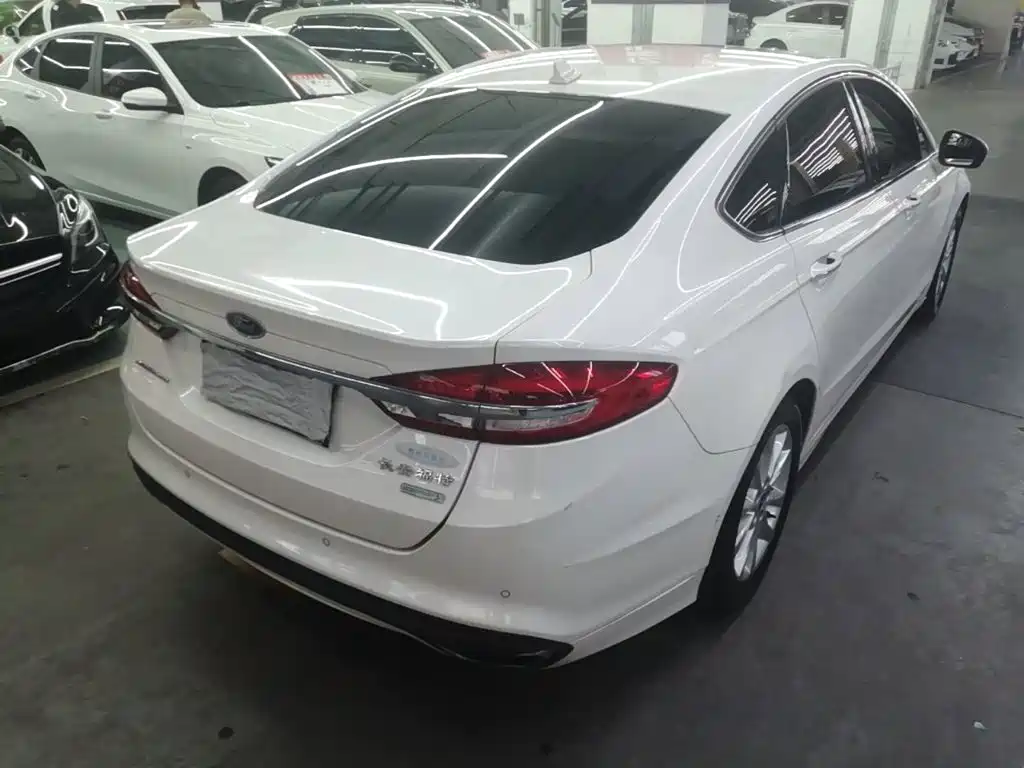 Ford Mondeo — миниатюра 7