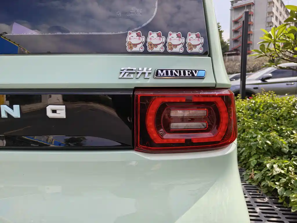 Wuling MINIEV — миниатюра 6