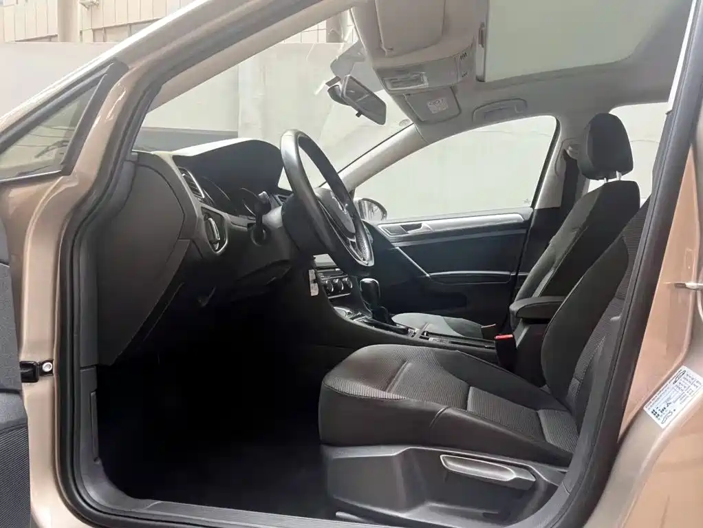 Volkswagen Golf — миниатюра 9