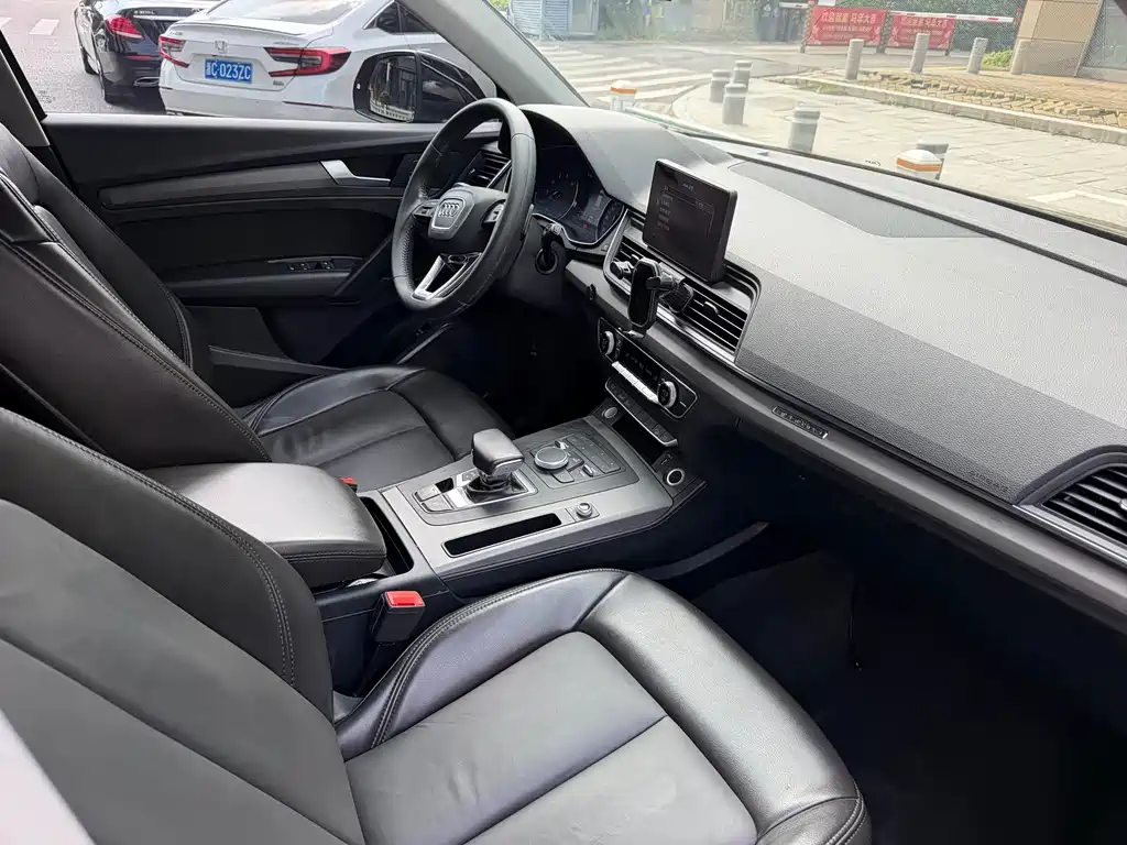 Audi Q5L — миниатюра 9