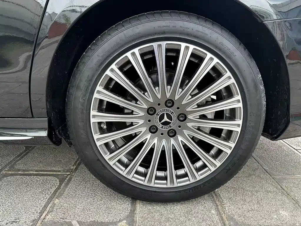 Mercedes-Benz E-Class — миниатюра 28
