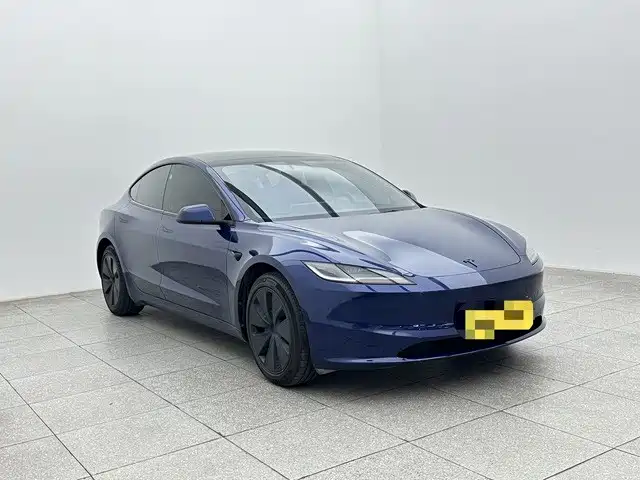 Tesla Model 3 — миниатюра 3