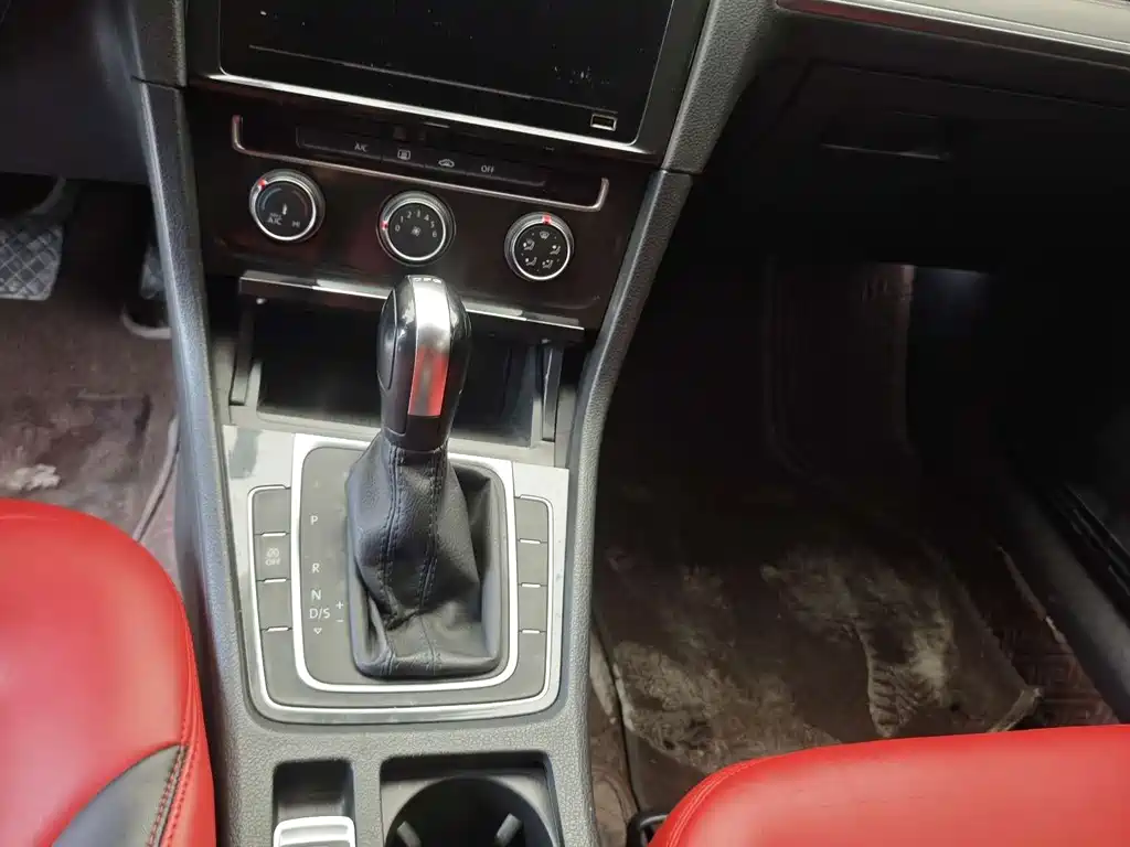 Volkswagen Golf — миниатюра 8