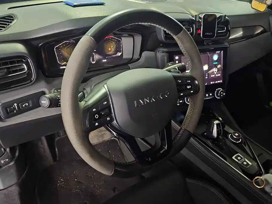 Lynk & Co 03 — миниатюра 15