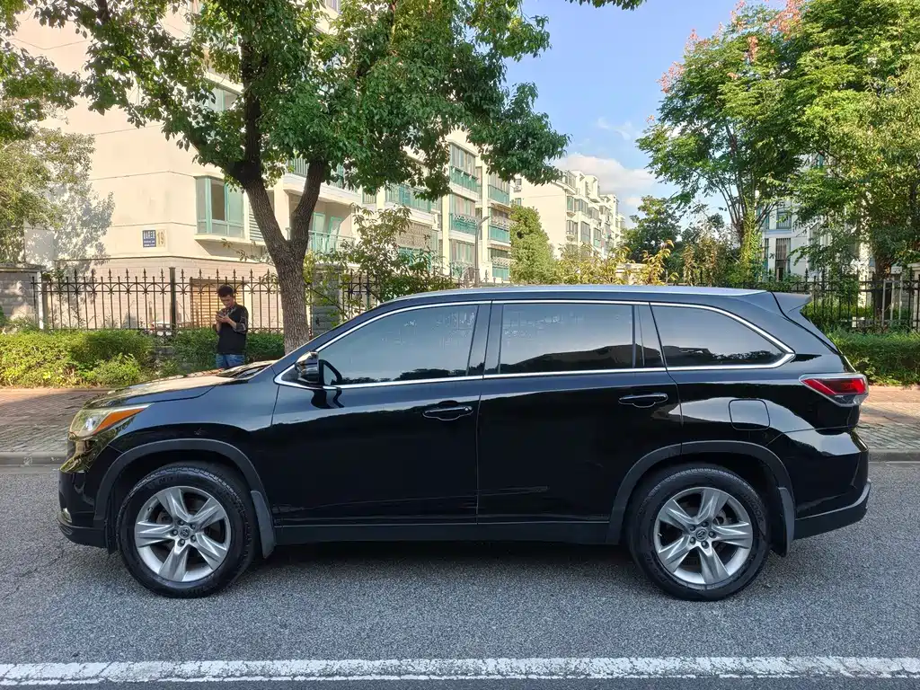 Toyota Highlander — миниатюра 3