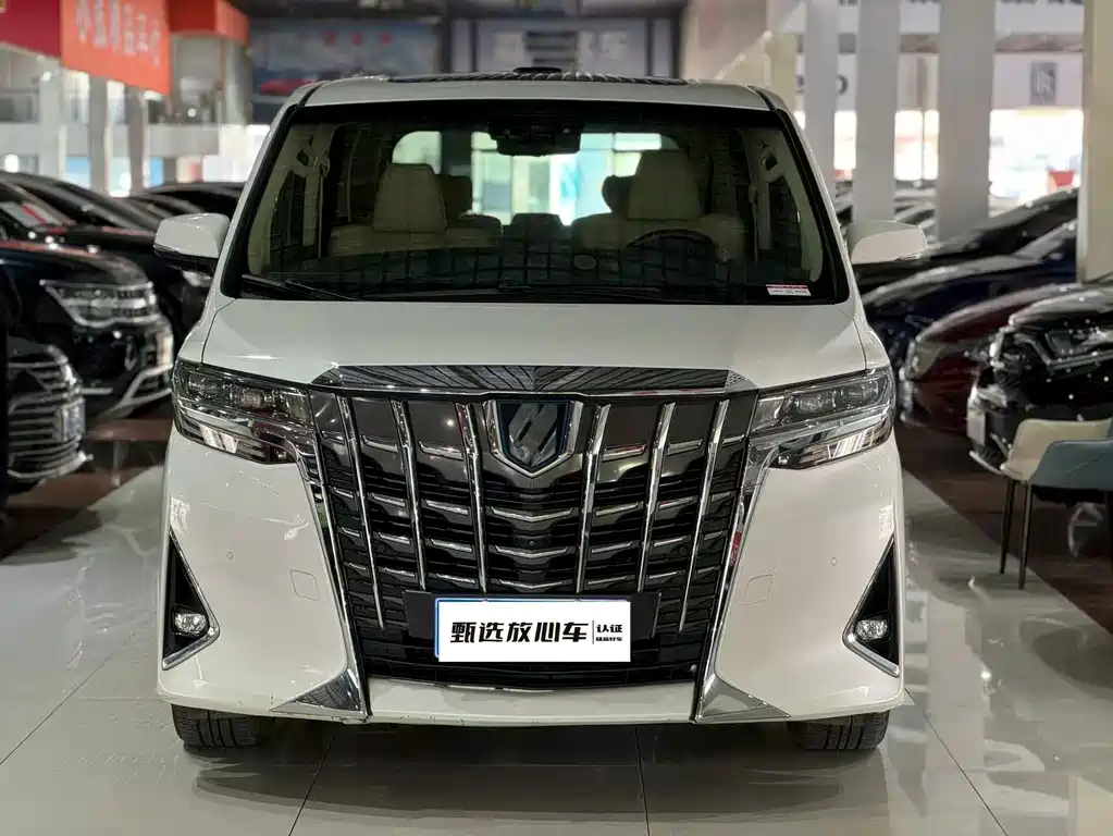 Toyota Alphard — миниатюра 2
