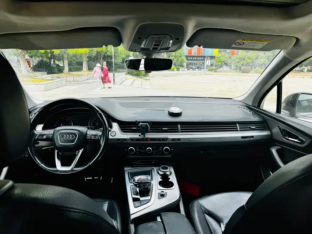 Audi Q7 — миниатюра 5