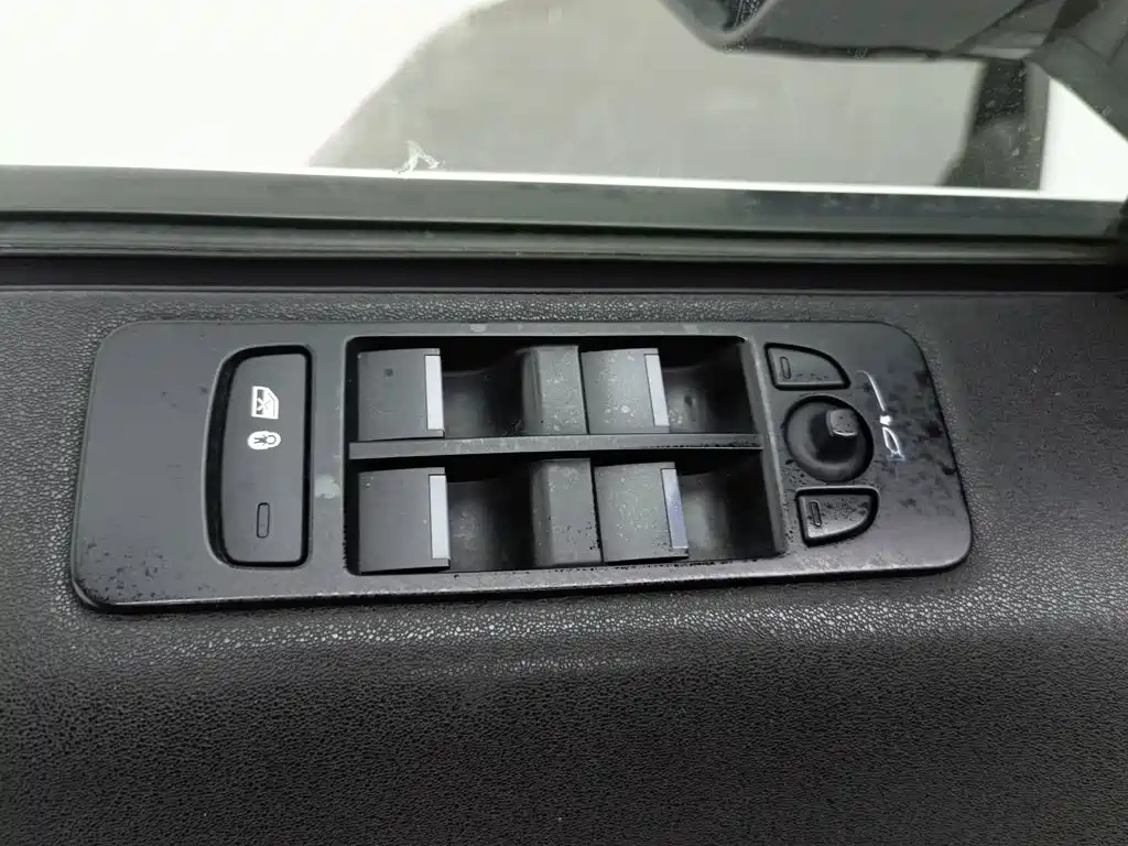 Land Rover Discovery Sport — миниатюра 9