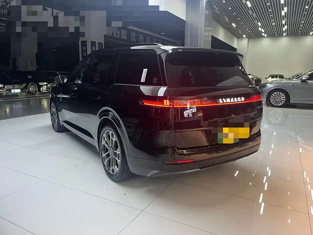 Lynk & Co 900 — миниатюра 20
