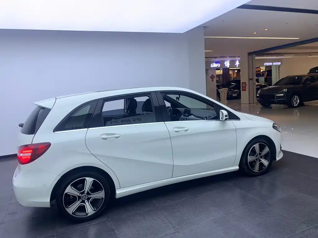 Mercedes-Benz B-Class — миниатюра 4