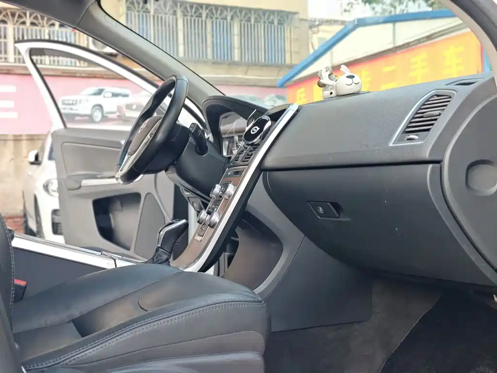 Volvo XC60 — миниатюра 12