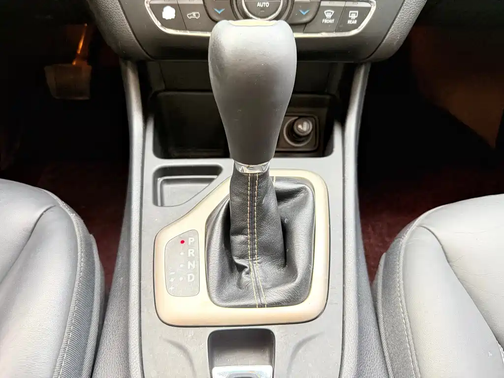 Jeep Cherokee — миниатюра 18
