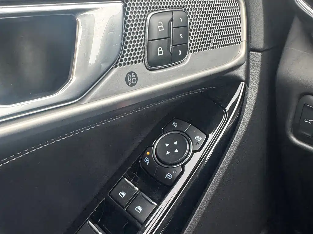 Ford Explorer — миниатюра 14