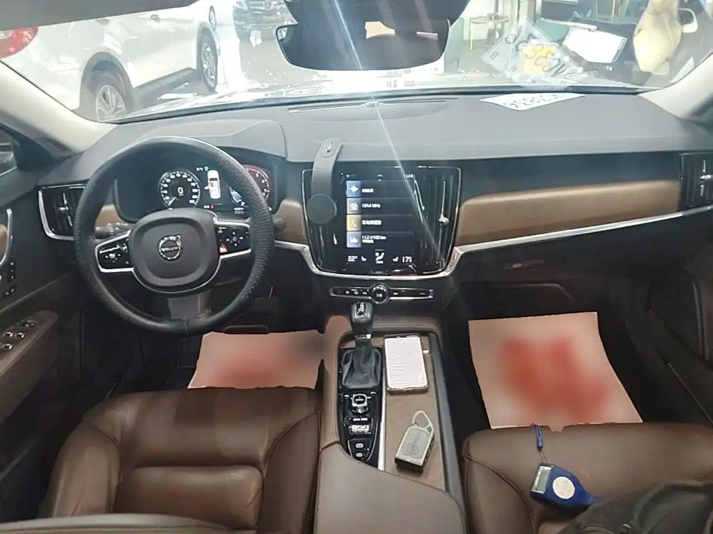 Volvo S90 — миниатюра 10
