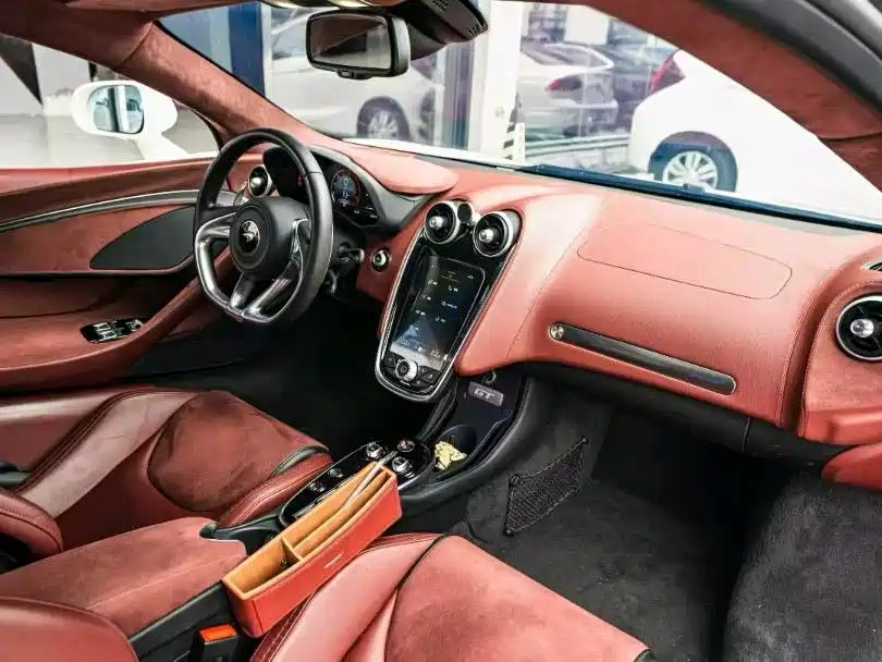 McLaren GT — миниатюра 11