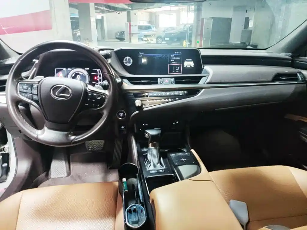 Lexus ES — миниатюра 9
