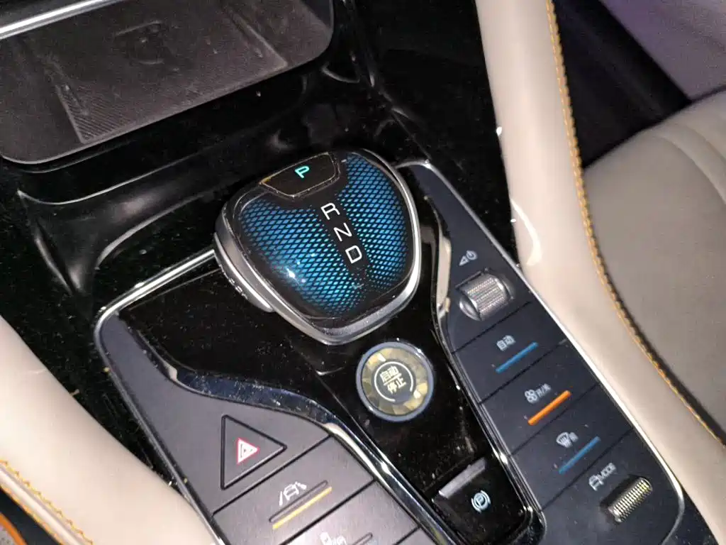 BYD PLUS New Energy — миниатюра 15