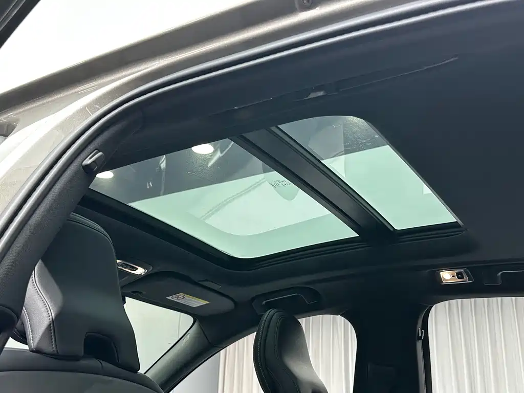 Volvo S60 PHEV — миниатюра 18