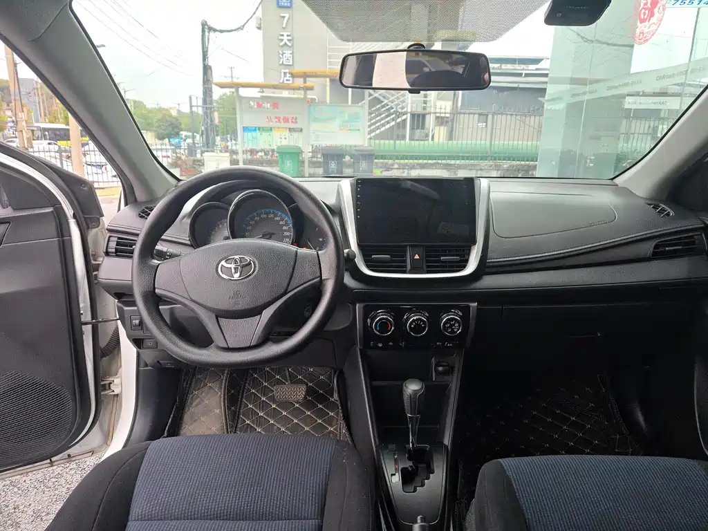 TOYOTA YARIS L ZHIXUAN