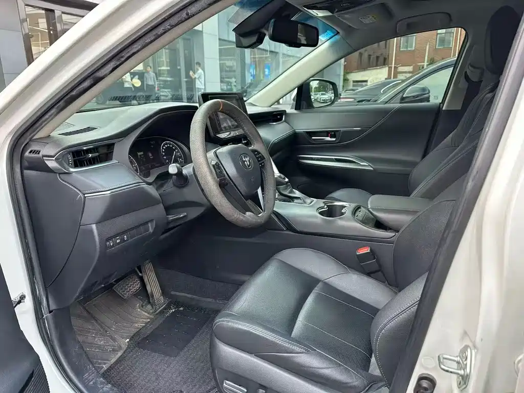 Toyota Harrier — миниатюра 2