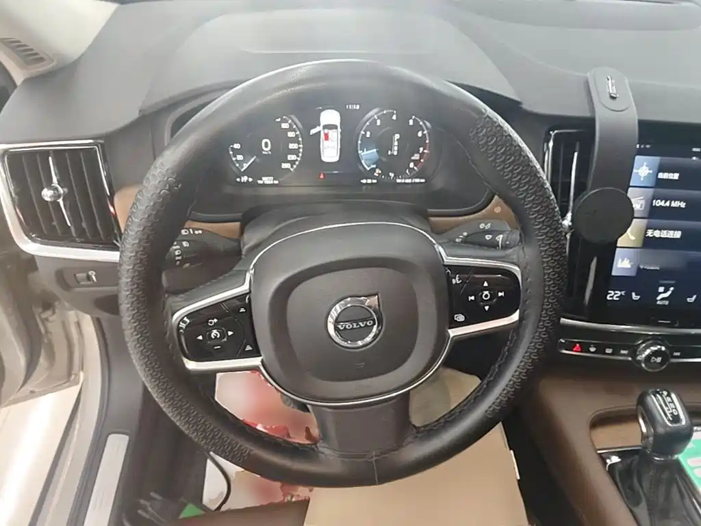 Volvo S90 — миниатюра 11