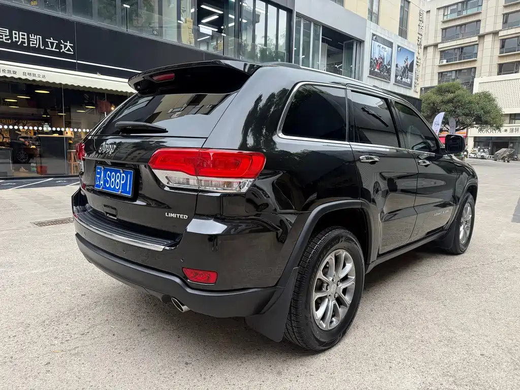 Jeep Grand Cherokee (Import) — миниатюра 5