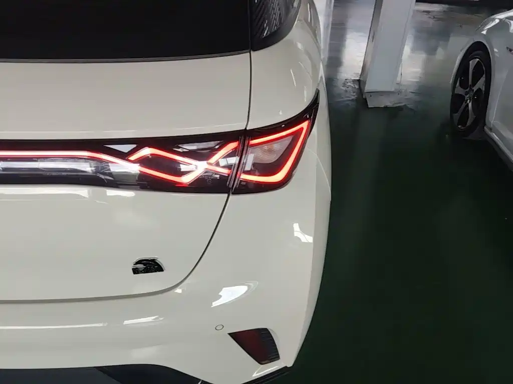 BYD Dolphin — миниатюра 8