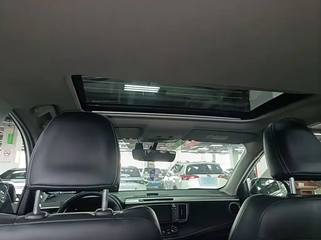Toyota RAV4 — миниатюра 18