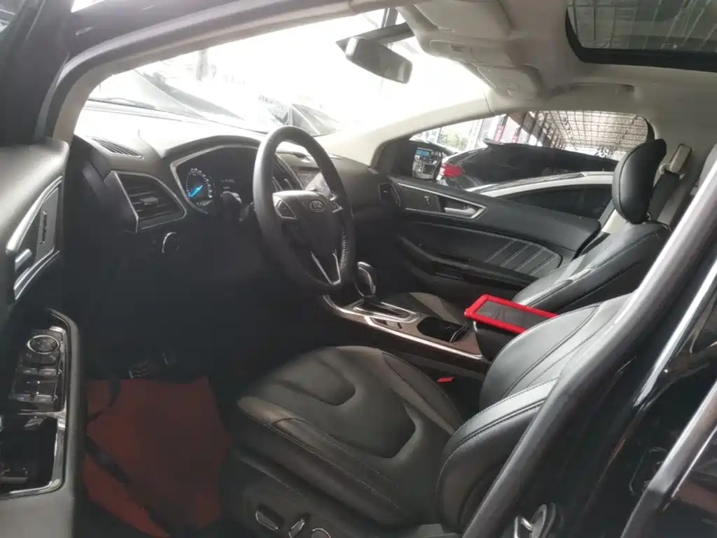 Ford Edge — миниатюра 16