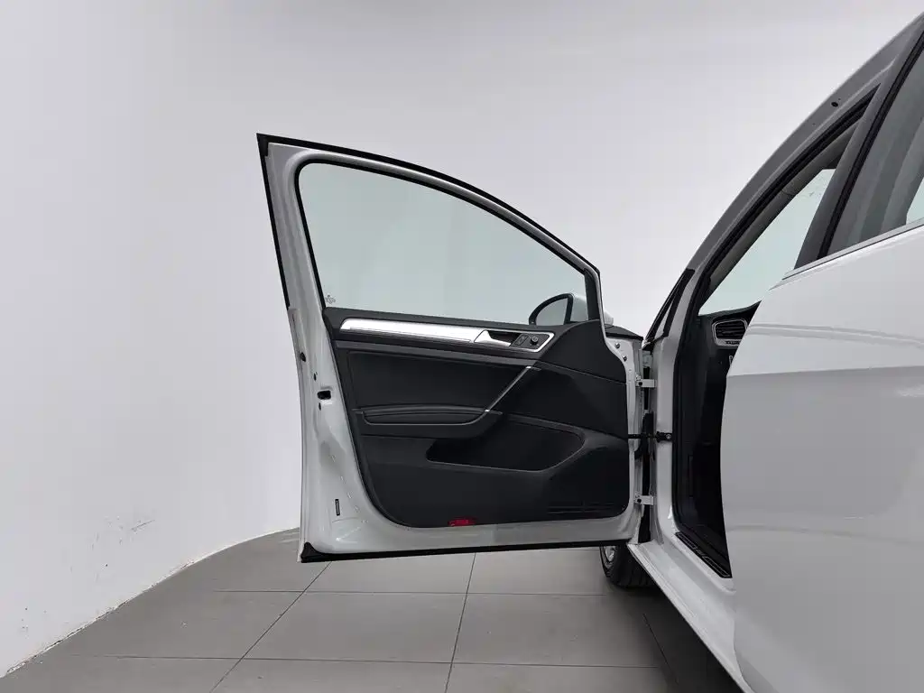 Volkswagen Golf — миниатюра 8