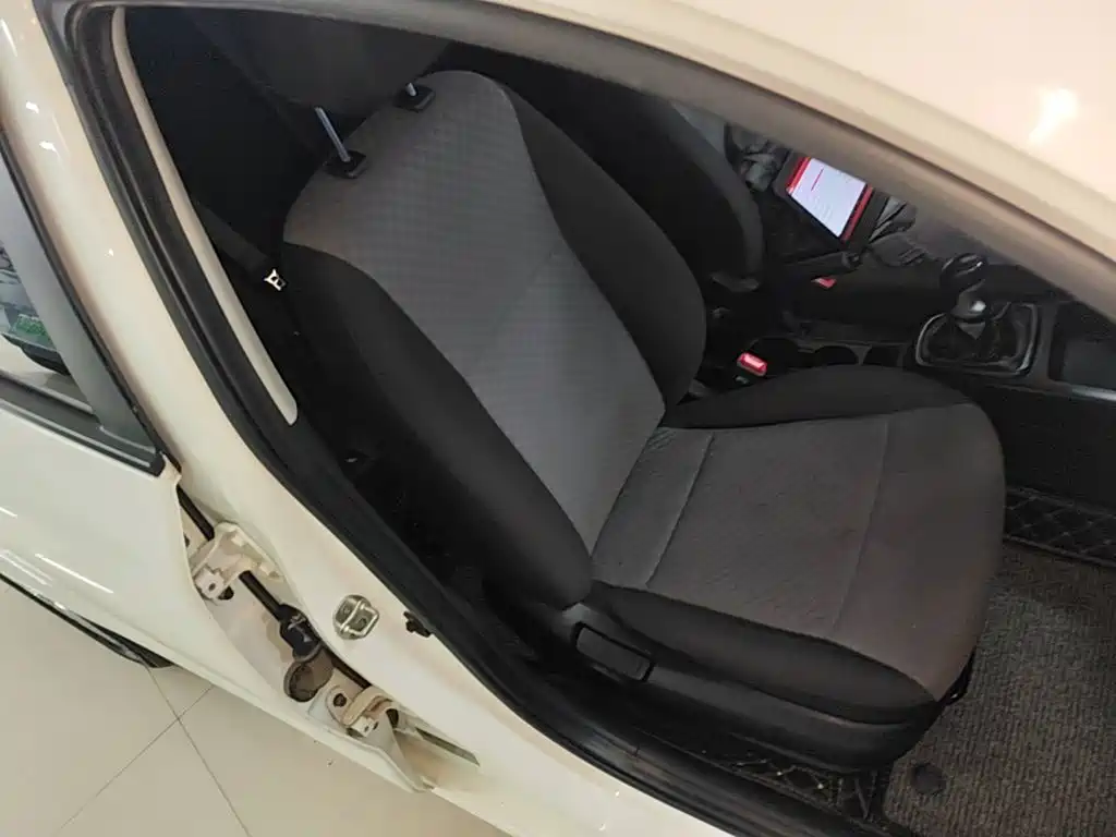 Kia K2 — миниатюра 25