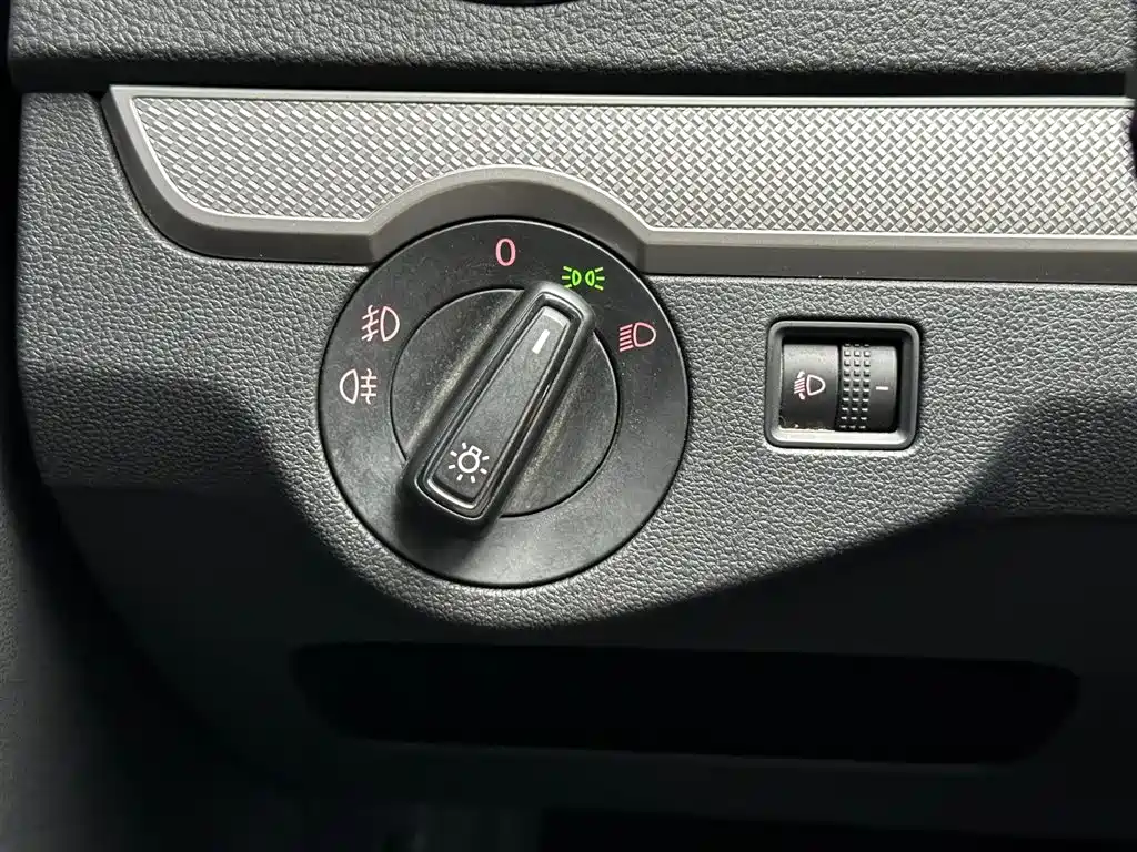 Volkswagen Jetta — миниатюра 31