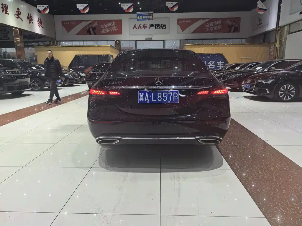 MERCEDES-BENZ E CLASS