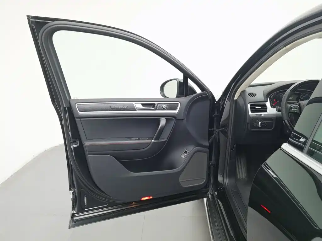 Volkswagen Touareg — миниатюра 8