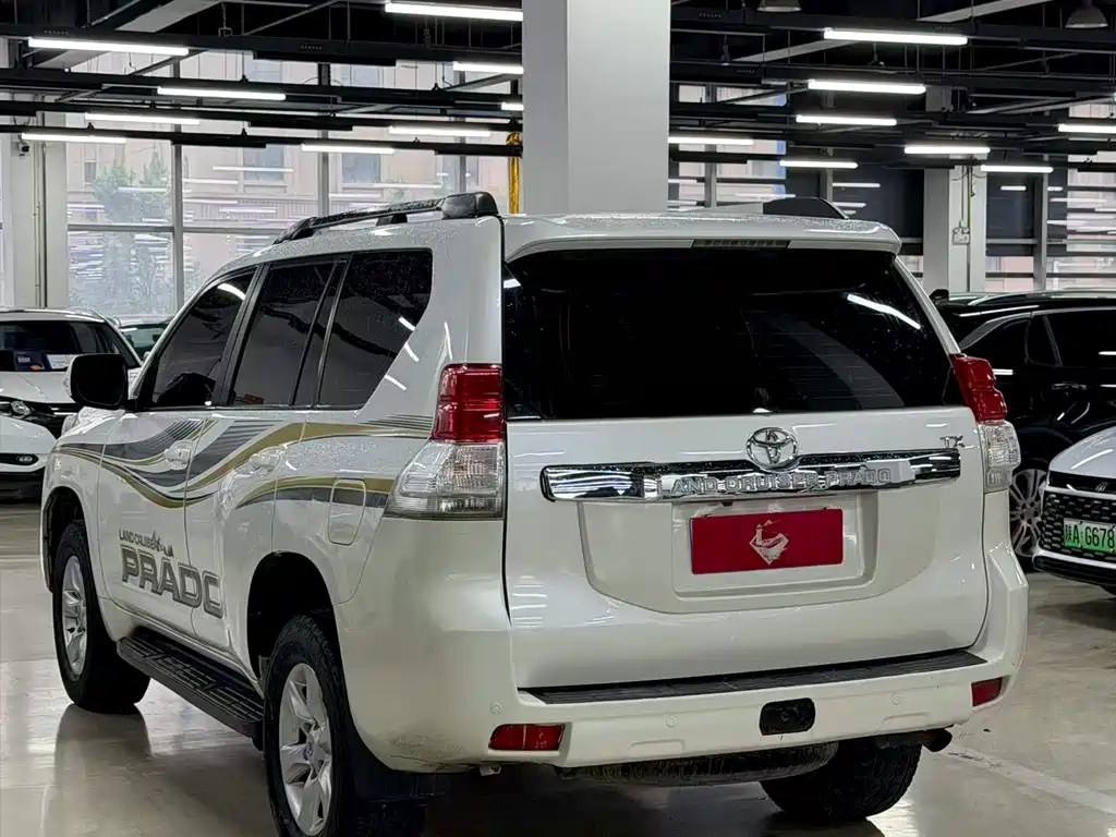 Toyota Land Cruiser Prado 2010 2.7L AT Standard