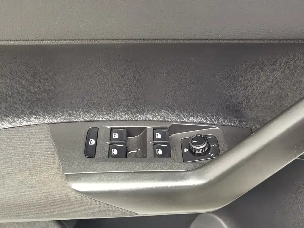 Volkswagen Polo — миниатюра 9