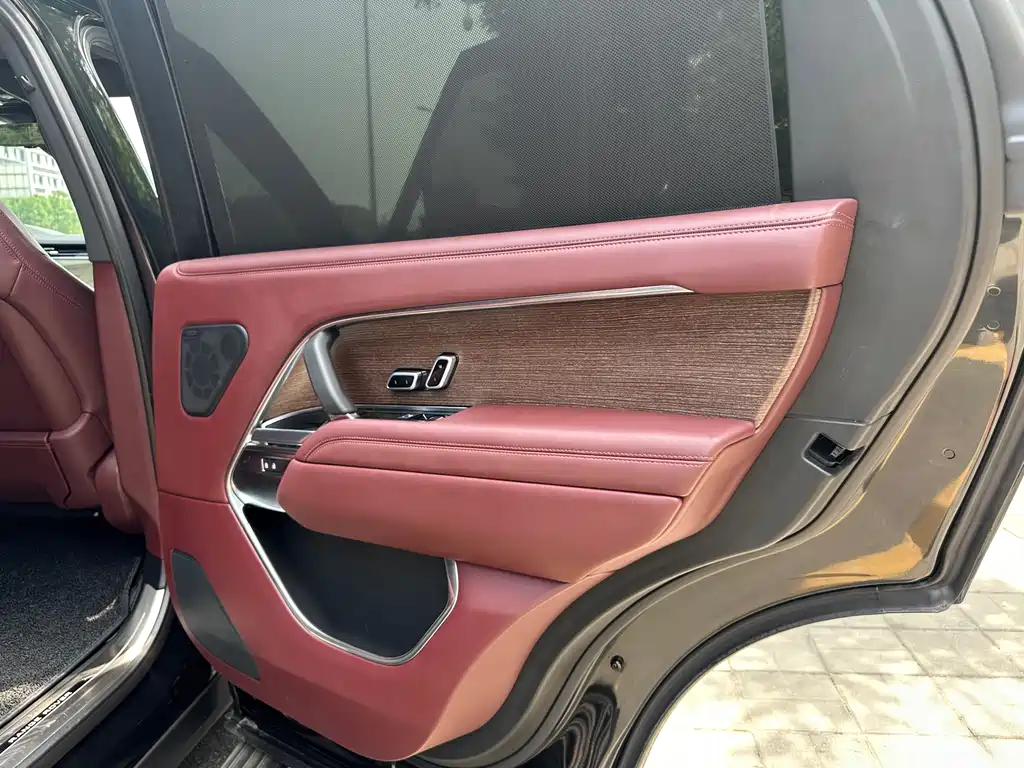 Land Rover Range Rover 2025 3.0 L6 400PS Long Wheelbase