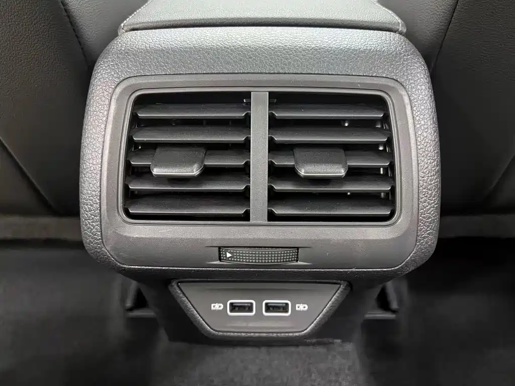 Volkswagen Golf — миниатюра 20