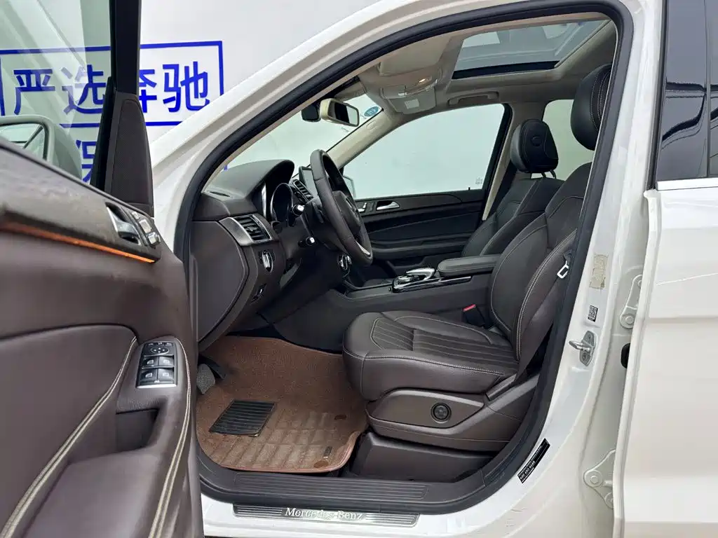 Mercedes-Benz GLE (Import) — миниатюра 20