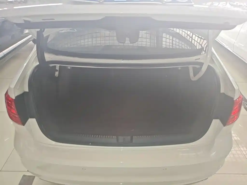 Volkswagen Sagitar — миниатюра 19
