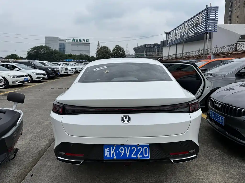 Changan Eado — миниатюра 12