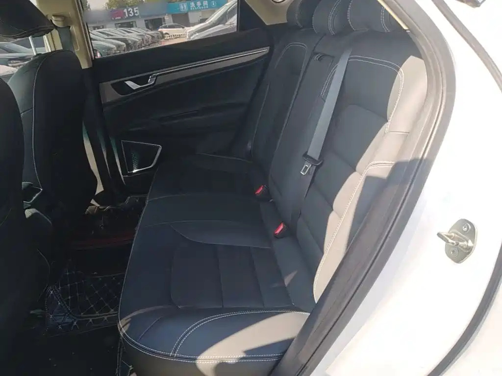 Geely Emgrand GS — миниатюра 17